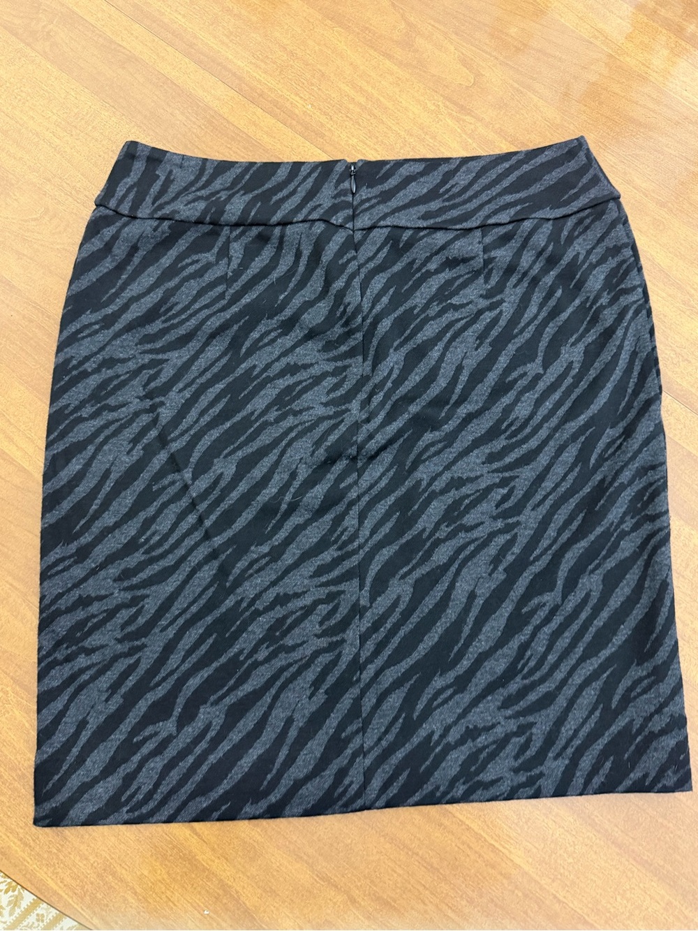 Halogen - Black/Blue Zebra-Print Pencil Skirt (Size 10)